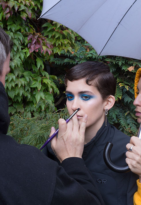 top makeup school graduate jon hennessy blue cobalt eyeshadow