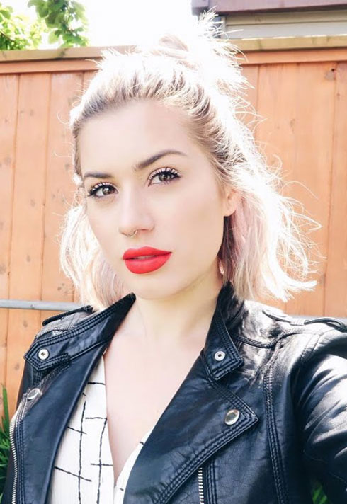 karissa pukas fashion influencer red lips