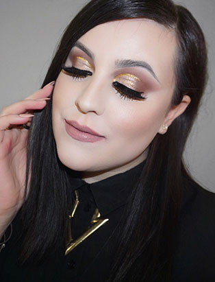 bailey van der veen golden cut crease look