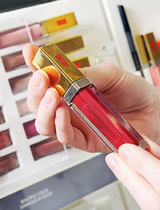 elizabeth arden makeup retail lipsticks