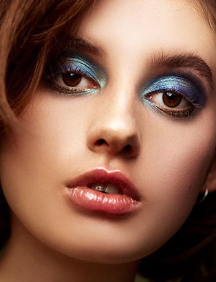 freelance makeup artist and graduate shawnna downing blue eyeshadow
