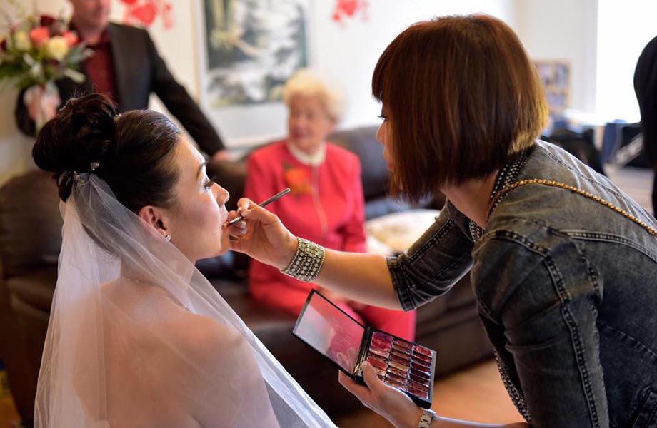 Blanche Macdonald Freelance Makeup program graduate Sandy Ma doing bridal makeup