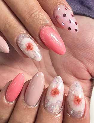 dainty flower pink and nude nail design