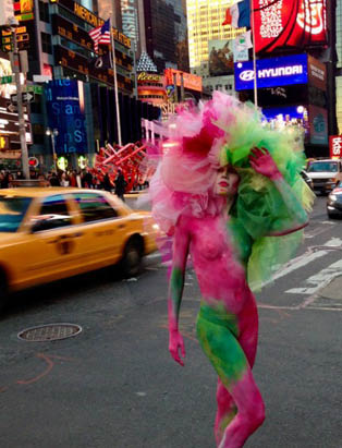 David Penrice in New York with Pink and greenbodypaint