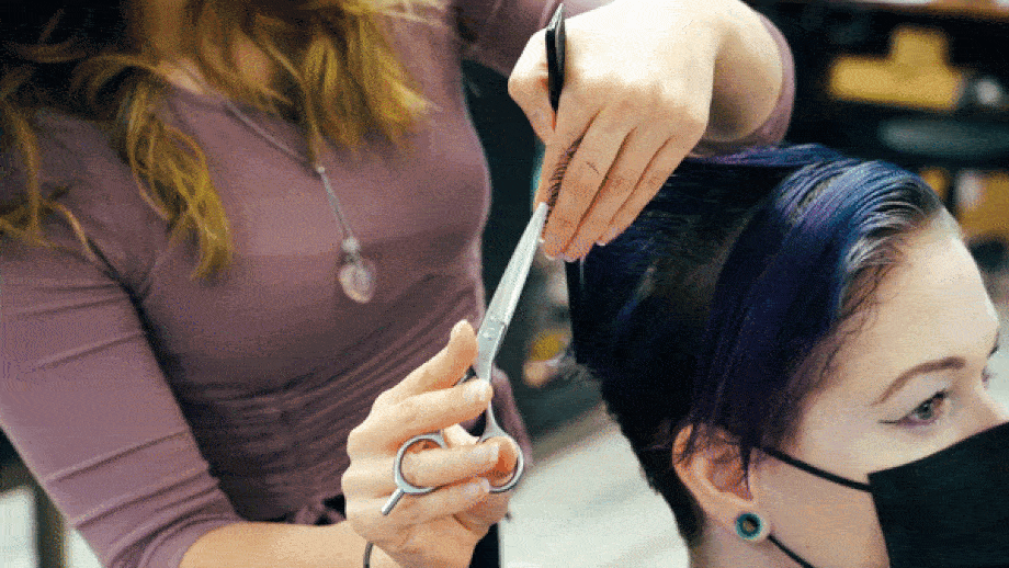 Pro Hair Graduate Kimiko Watanabe cuts a piixie cut on coloured hair in-salon