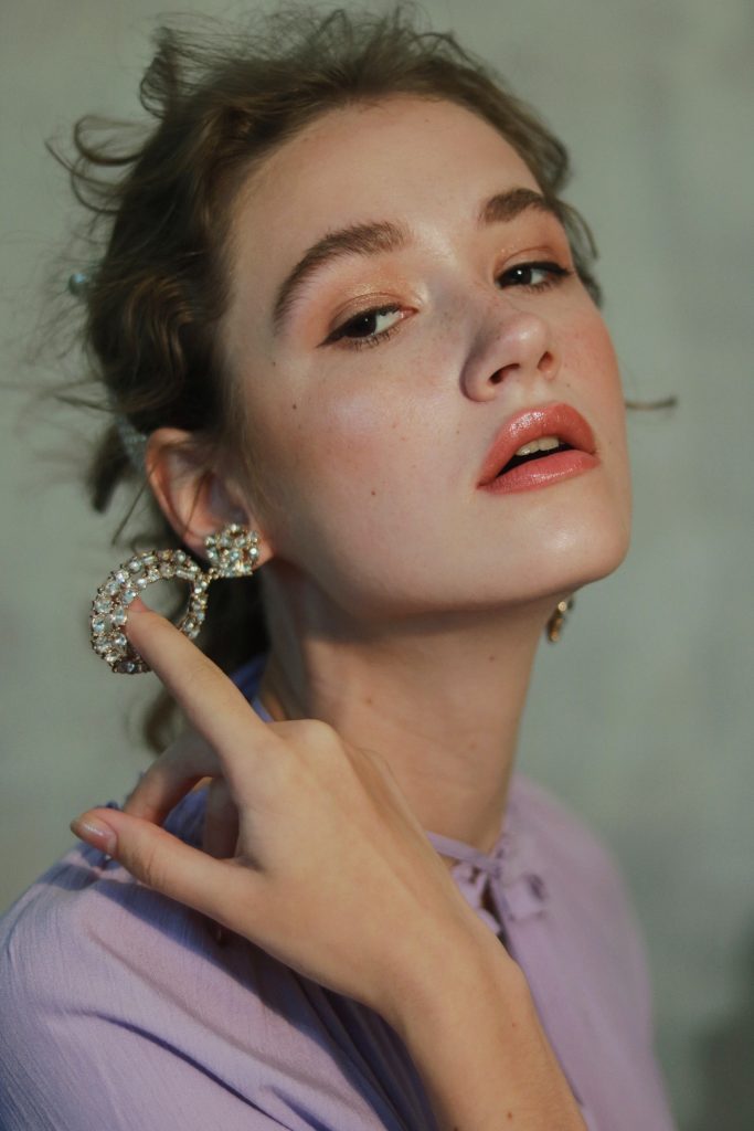 Indonesia, Melfinna Tjugito, Close up shot of model, light, natural makeup