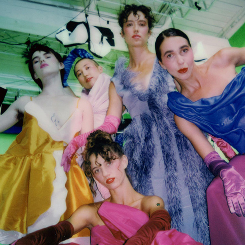 5 dancers wearing makeup, created by CurliQue beauty leader Isabelle for a music video
